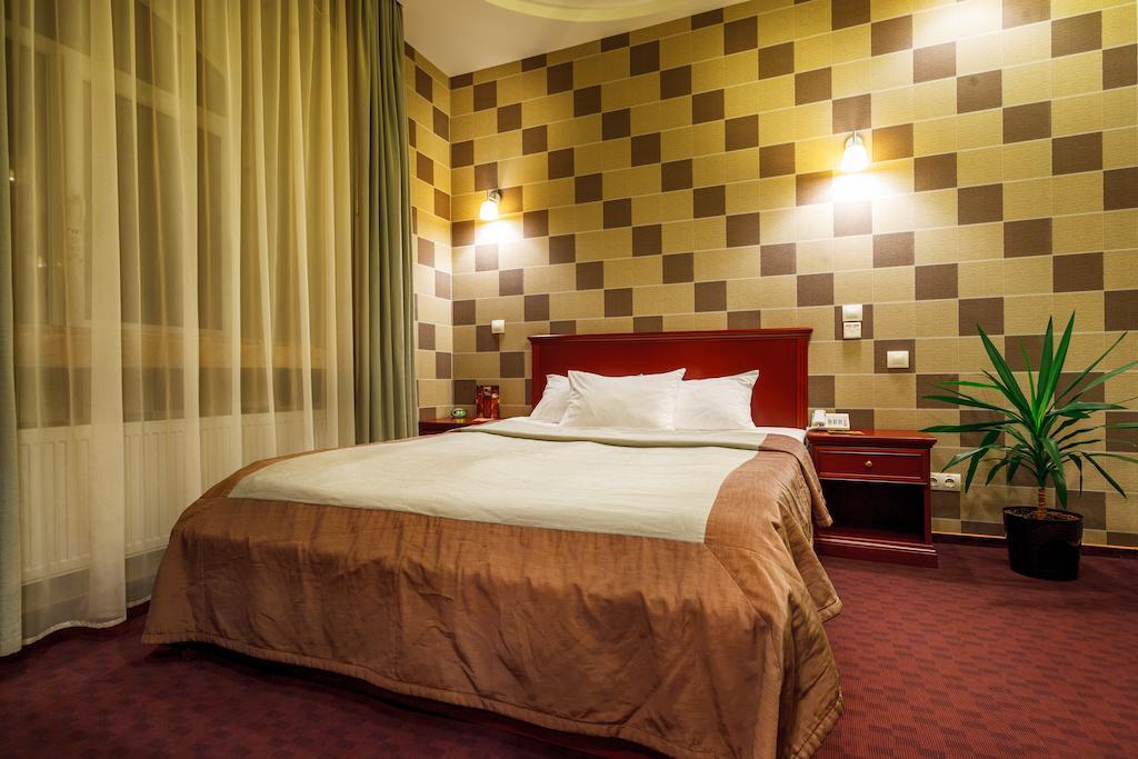 Victoria Hotel Jarkov Habitación foto