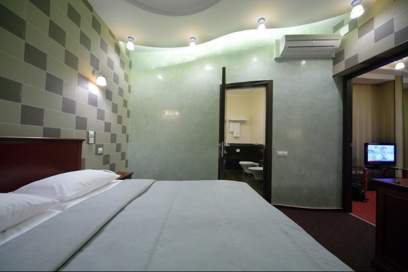 Victoria Hotel Jarkov Habitación foto